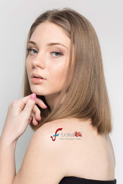 摄影RAW原图下载-[RAW原片] 欧美女模脸部raw棚拍原片修图素材9张-2