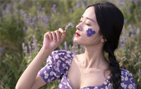 摄影RAW原图下载-薰衣草花丛中的少女RAW，调色修图练习素材