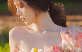 摄影RAW原图下载-花丛中的粉衣少女RAW原片5P，，调色修图练习素材