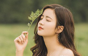 摄影RAW原图下载-草坪美女RAW原片15P，调色修图练习素材