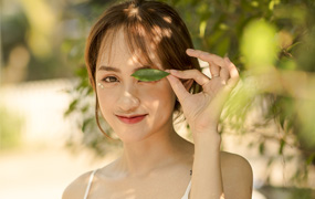 摄影RAW原图下载-植物园美女RAW原片，调色修图练习