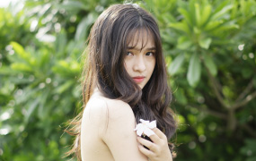 摄影RAW原图下载-小清新美女人像拍摄RAW原片30P