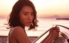 旅拍时髦泳装,文艺清新胶片风格调色教程