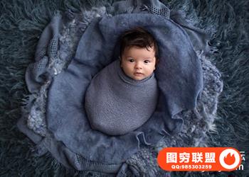 Erin Elizabeth-教学视频与4周以上的新生儿工作