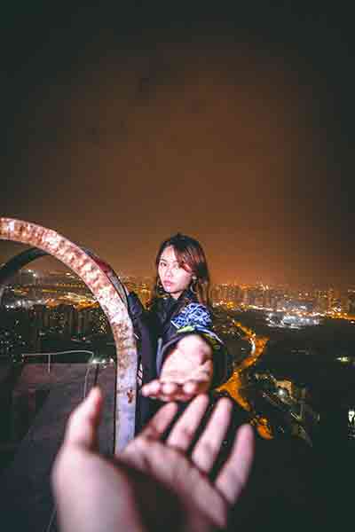 成都夜景赛博朋克城市INS风人像摄影20张RAW 原图分享！-摄影RAW原片