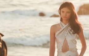 性感女摄影师Lara Jade海边人像拍摄技巧视频