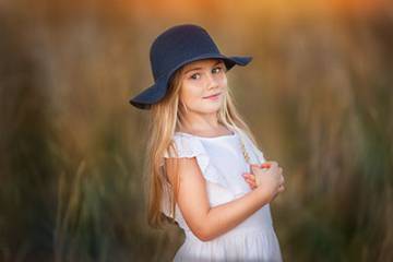 俄罗斯摄影师Anastasia Kuchina梦幻秋季儿童后期修饰教程(6案例)