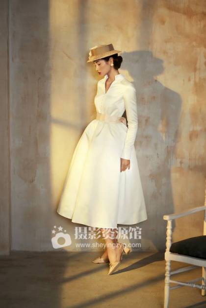 怀旧复古法式风格婚纱照PSD调色分层