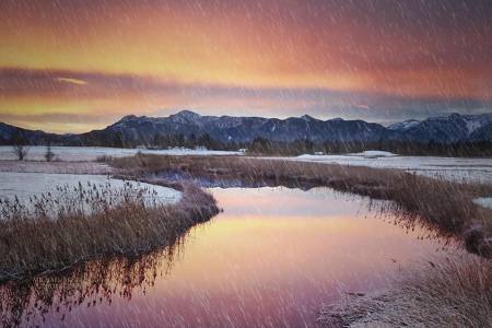 下雨动画效果PSD模板
