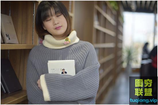 10张校园图书馆少女青春读书raw格式原图原片人像摄影素材