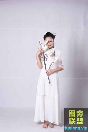 14张汉服美女室内棚拍写真照RAW原图 练习素材