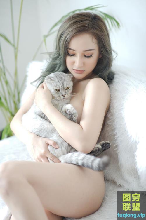 5张性感美女与猫私房写真RAW原片CR2原图