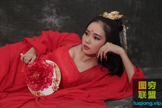 9张古风魅惑美女私房写真RAW原片 人像影楼室内摄影