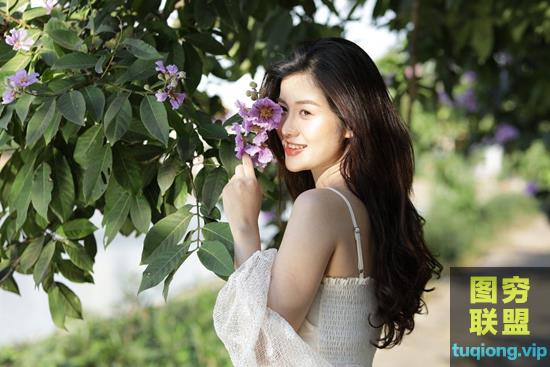 5张气质美女户外写真RAW原片