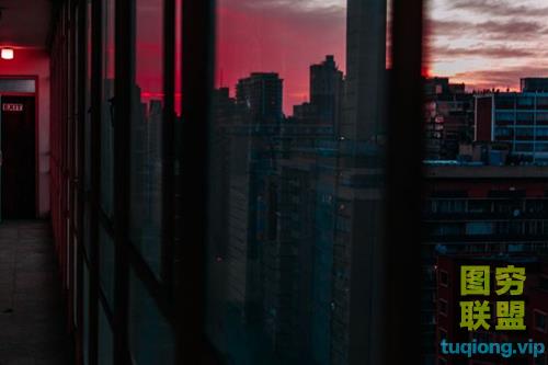 摄影师Elsa Bleda ???? 街头夜色 鬼魅的色调 图片素材 908P