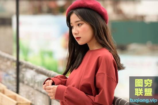 17张红衣女孩咖啡馆写真RAW原片