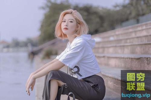 16张个性女孩湖边写真摄影RAW原片Sony ILCE-7RM3