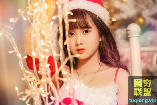 17张清纯甜美的圣诞美女写真RAW原片NEF格式