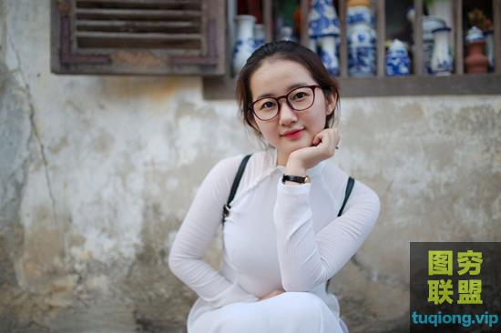 25岁的女孩，可爱的脸，像高中女生一样年轻 9张CR2原片