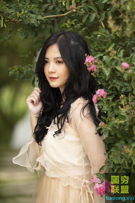 9张甜美少女阳光户外写真RAW原片NEF原图