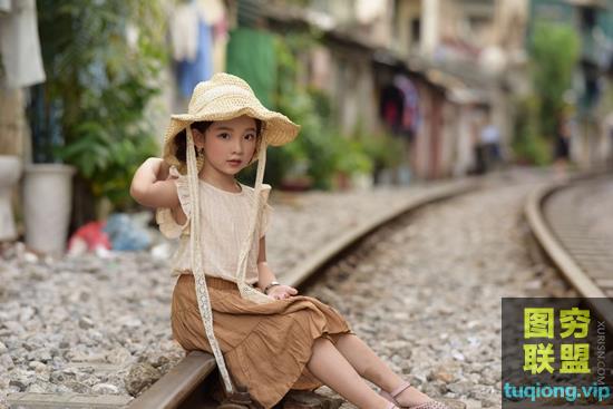 7张可爱小女孩写真RAW原片