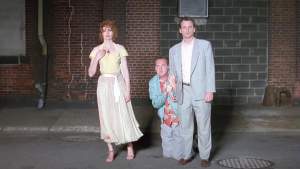 喜剧电影《两男一女三逃犯》解说文案/片源下载