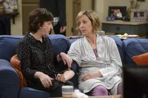 美剧《极品老妈 第二季》22集电视剧解说文案/片源下载（完结）