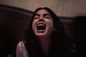 惊悚电影《卧床休养期》解说文案/片源下载