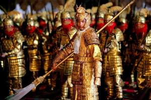 动作电影《满城尽带黄金甲》解说文案/片源下载