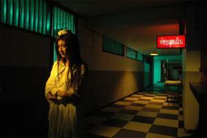 恐怖电影《疯魔美女》解说文案/片源下载