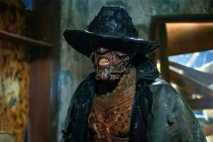 恐怖电影《惊心食人族：重生》解说文案/片源下载