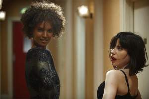 剧情电影《沙漠之花》解说文案/片源下载