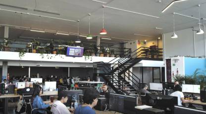 繁忙的办公场所