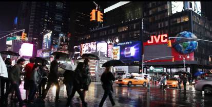 雨夜的时代广场