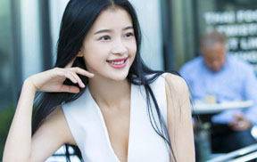 《人像姿态POSE速查手册》PDF