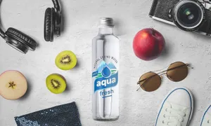 66玻璃瓶纯净水矿泉水饮料苏打水瓶装水瓶贴标签包装展示效果图VI智能贴图