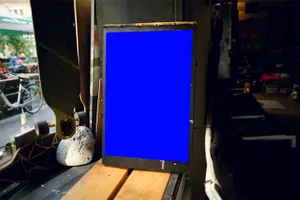 户外海报张贴模型PSD贴图模板Street Poster Mock-Up (Poster In The City