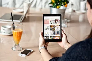 苹果Apple ipad mini平板电脑显示设备PSD贴图样机模型Sundae Apple Mockups