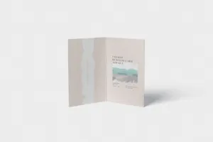 高品质的高端房地产两折页设计VI样机展示模型mockups