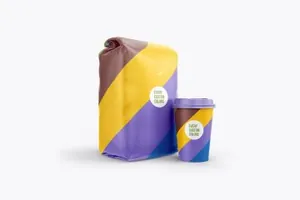 咖啡杯咖啡袋包装设计侧视图样机模板