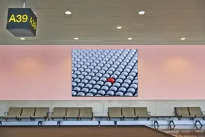 简约好用的机场广告牌设计VI样机展示模型mockups