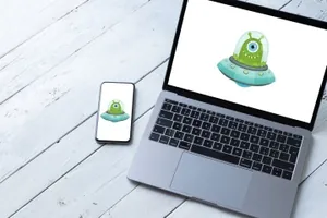 旧木桌上的Macbook iPhone样机模板v1 Spojeeto Device