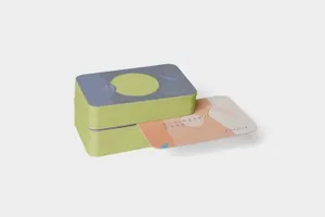 叠着的高端名片设计样机