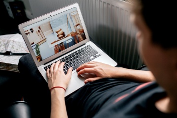 MacBook实景使用场景样机模板v13 Macbook Mockups