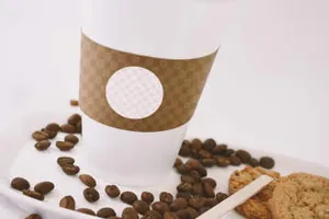 咖啡纸杯样机 Large Coffee Cup Mockup – Close up View