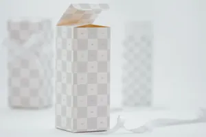 包装盒子样机素材 Tall Gift Box Mockup 03