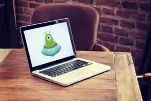 咖啡馆中的笔记本电脑和平板电脑模型APP UI样机展示模型mockups