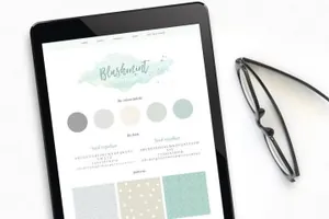 毛笔手绘字体 Miss Couture Brush Script  Bonus