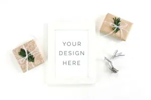 圣诞礼物包装照片样机模型 Christmas present stock