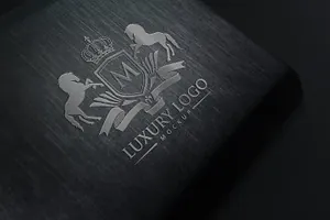 奢华风格的LOGO设计展示样机i Luxury Logo Mockup